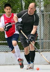 Mario Bartel storyteller blogger photographer road hockey
